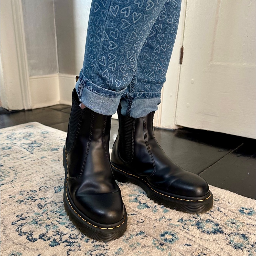 Dr. Martens Chelsea Boot 2976 Black Leather Women’s 8